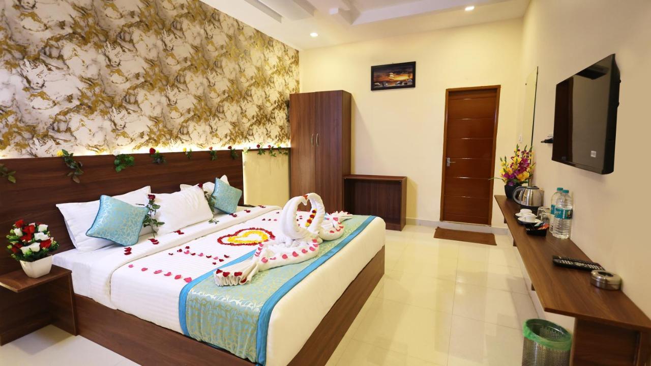 Hotel Grand Square Йеркод Экстерьер фото