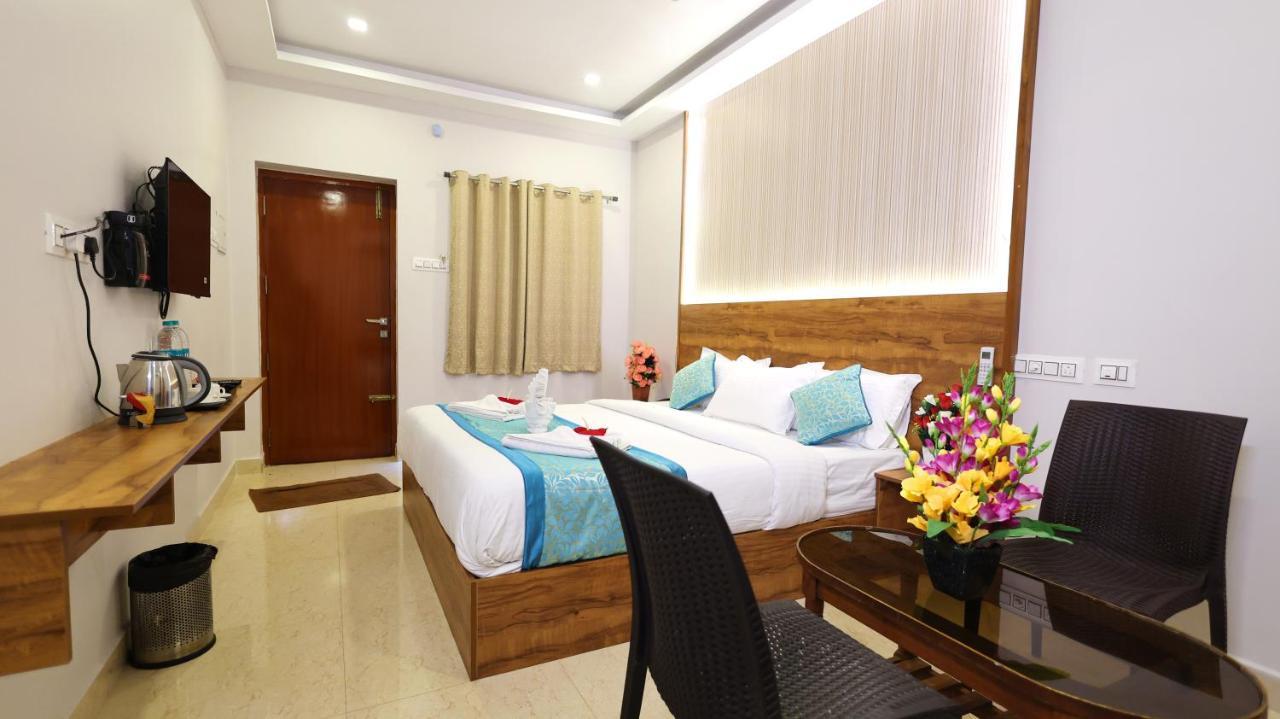 Hotel Grand Square Йеркод Экстерьер фото